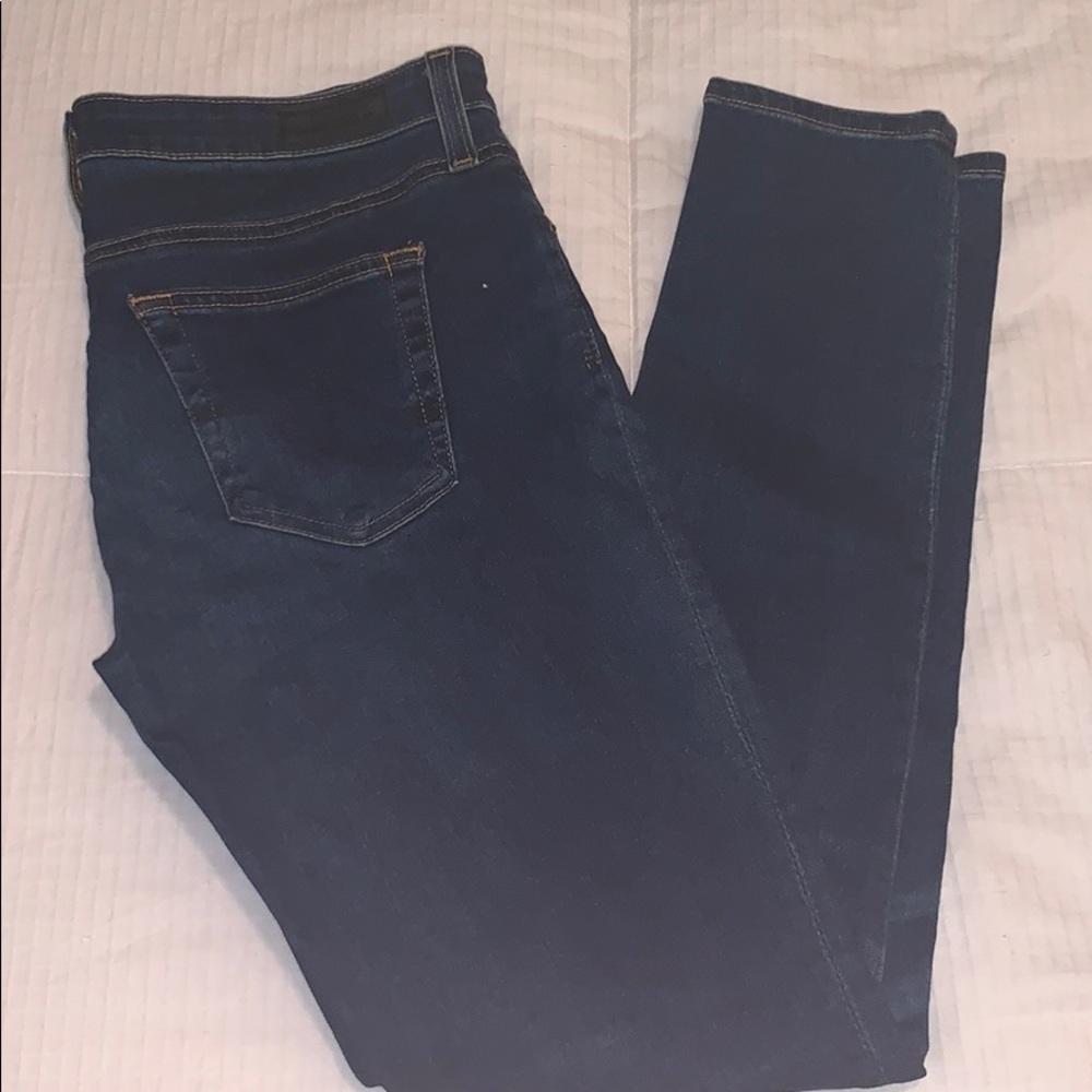 Dark rinse skinny jeans